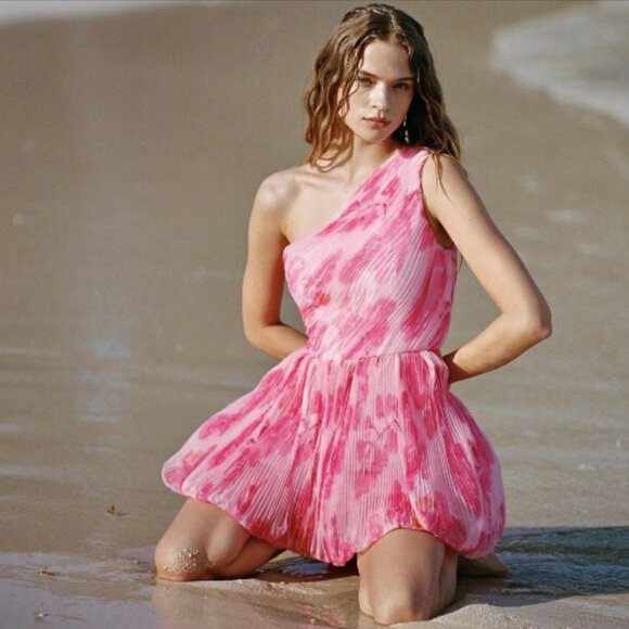 Brand New HUTCH ONE-SHOULDER FLORAL ROMPER - Picture 1 of 14